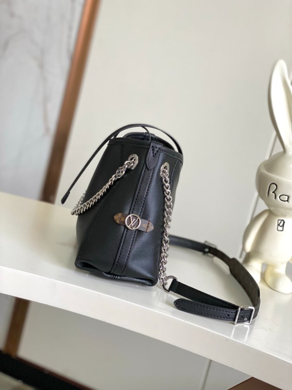 Louis Vuitton Shoulder Bag Carryall Cargo Vibe PM Lambskin M24861 - Picture 2 of 9